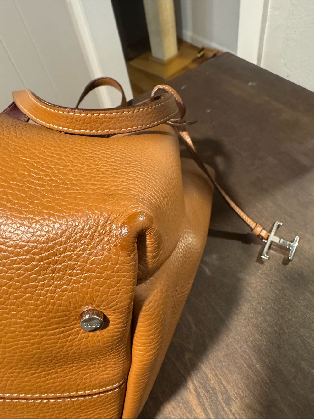 Tod’s Apa Medium Tote - Picture 6 of 8